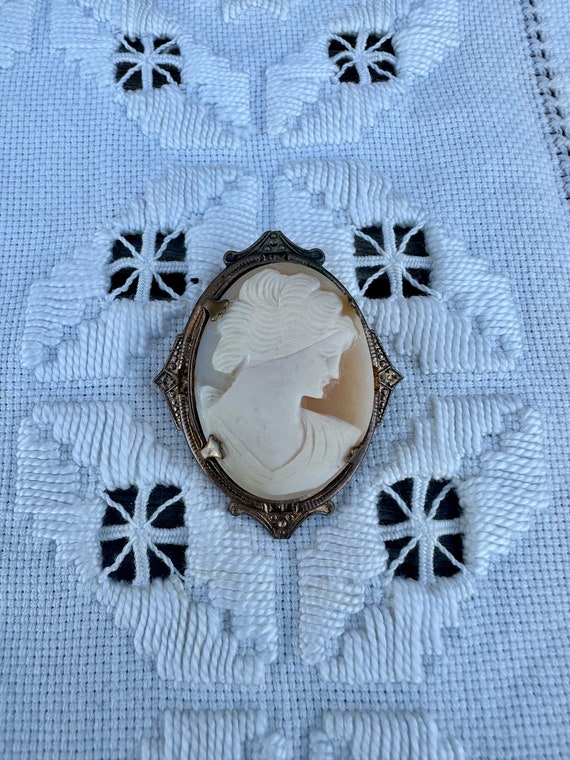 Vintage Art Deco Style Classic Shell Cameo Brooch - image 4