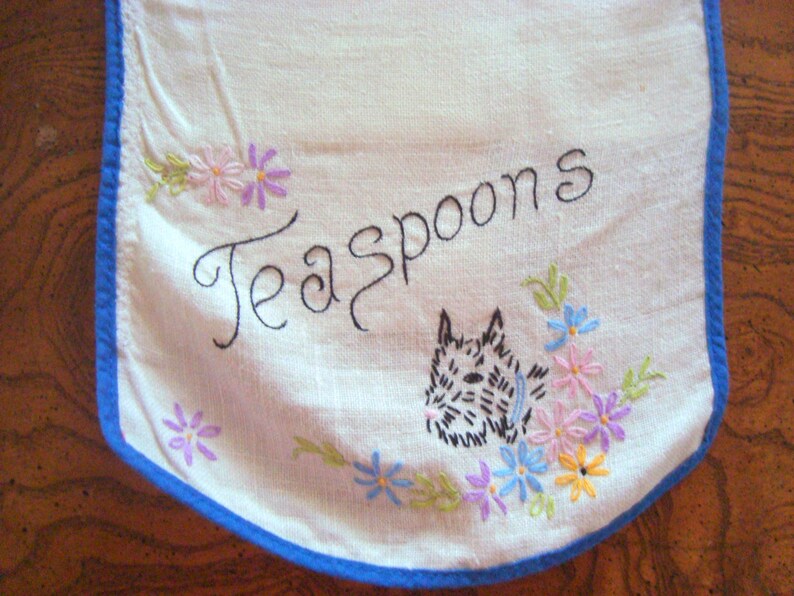 Midcentury Vintage Linen Embroidered Teaspoon Cutlery Holder for 12 Spoons