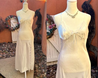 Vintage Candlelight White Satin Negligee Nightgown Size M