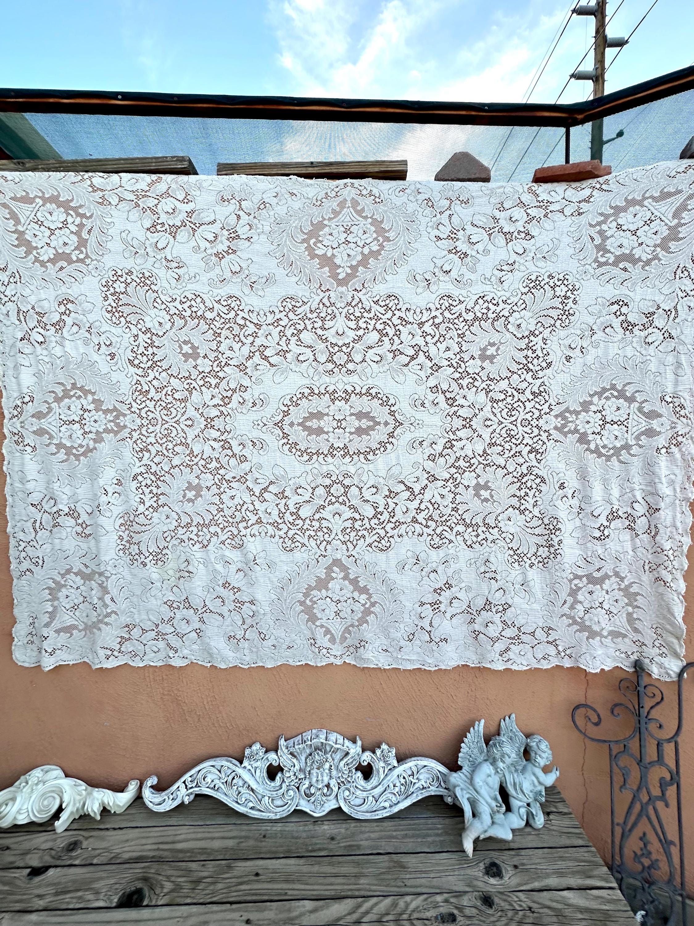 Midcentury Vintage Quaker Lace 4426 Beige Tablecloth Picot Edges