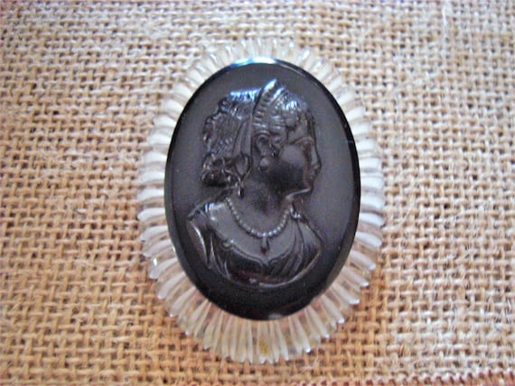 Circa 1940s Large Black Cameo Clear Lucite Brooch… - image 1