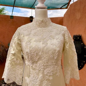 Vintage 80s Ivory ZURICON METHOD PRESTIGE Satin Lace Overlay High Low Wedding Dress - 6