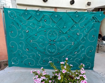Handmade Vintage Green Embroidered 96" x 64" Tablecloth With 10 Matching Napkins