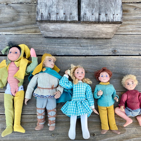 5 Piece Group Vintage OOAK Artisan Made Clothed Clay Dolls Various Sizes AS IS