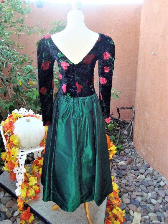 1980s Black Velvet Red Roses Midi Dress Green Taf… - image 5