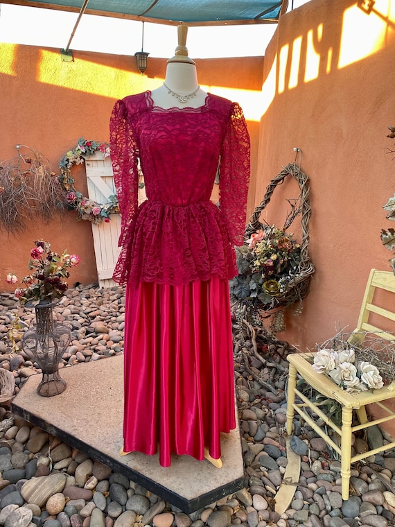 open lace back dress Sheer Scalloped-Lace Long-Sleeve Mini Dress in Wine Red - XL main image 0