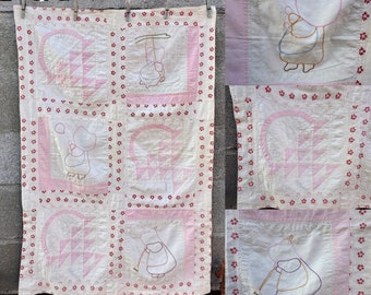 1940s Pink N White Sunbonnet Sue & Flower Basket Feedsack Baby Quilt 39.5" x 27"