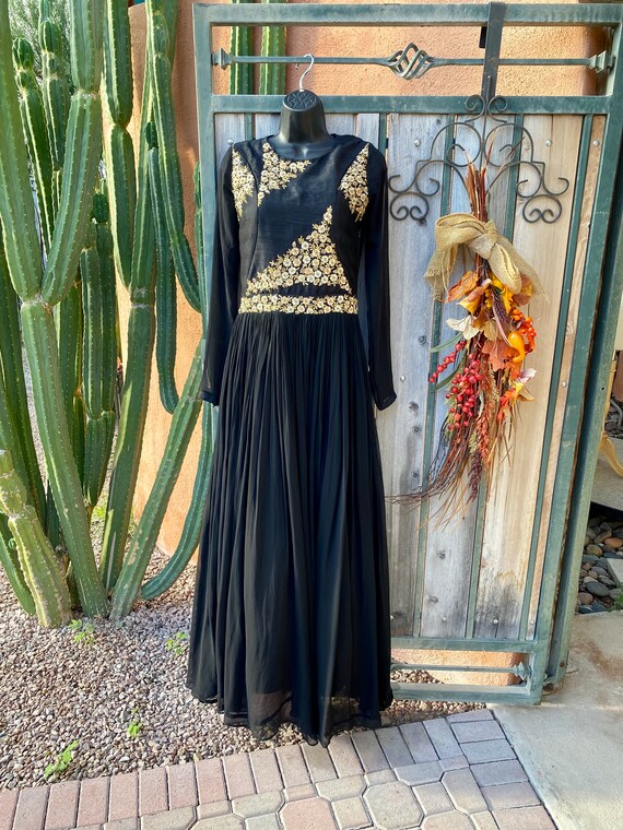 Vintage Black Silk Chiffon Overlay Floor Length Gown Gold n Silver Embroidery Built in Gold Tulle Slip Size S Vintage Black Silk Chiffon Overlay Floor Length Gown Gold n Silver Embroidery Built in Gold Tulle Slip Size S