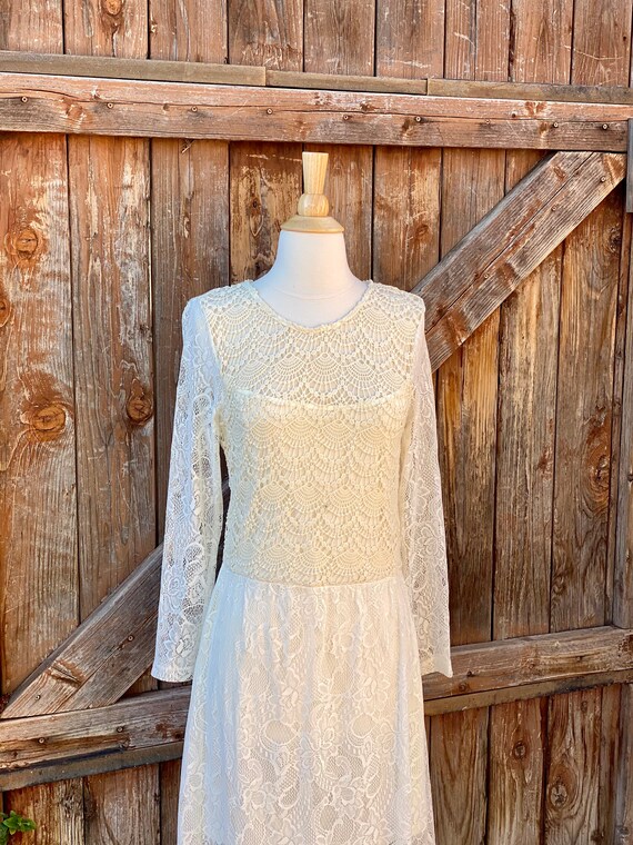 Vintage Ivory Lace Maxi Dress Over Shorter Built … - image 2