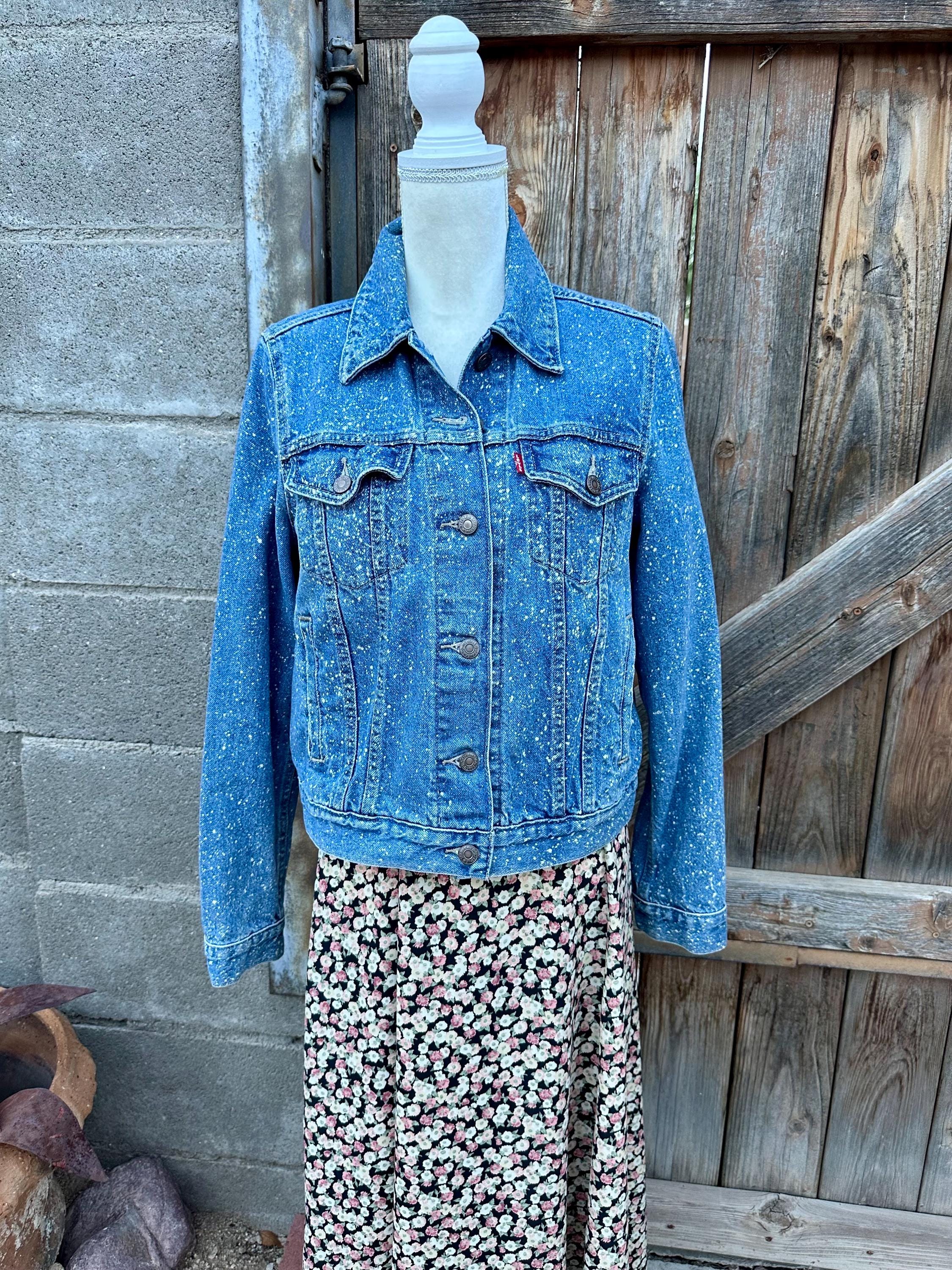 1980s Vintage LEVIS Blue Denim Galactic Print Truckers Jacket Size