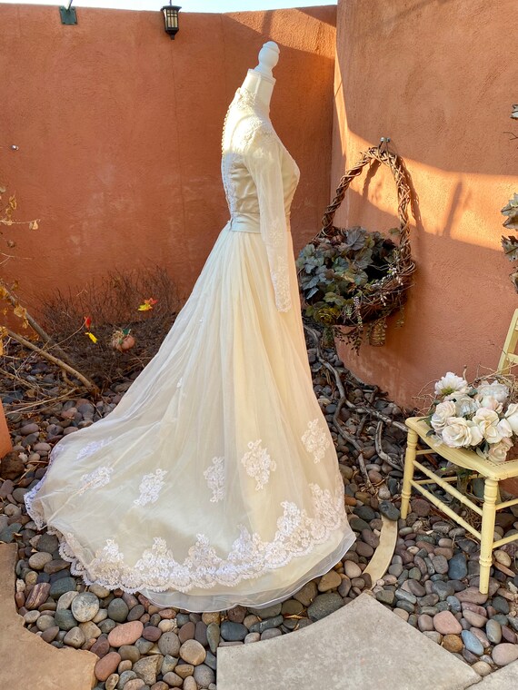 Vintage Victorian Ivory Beige Wedding Gown White Lace - Gem
