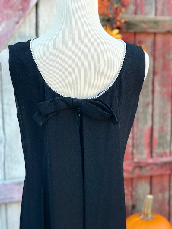 beige linen dress Carmen – Sauths Size:Small (size 0/2) styleattribute-dresses Black embroidered floral mini