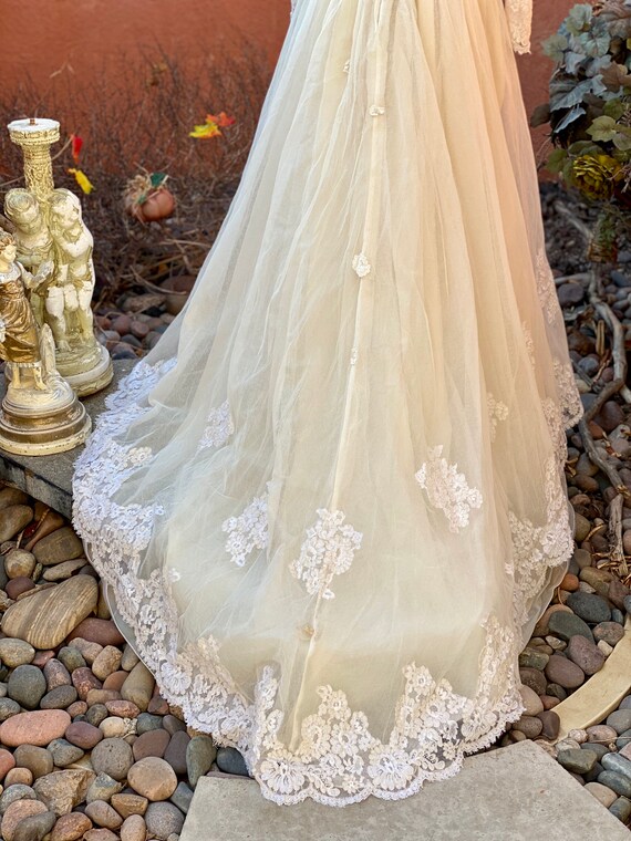 Vintage Victorian Ivory Beige Wedding Gown White … - image 10