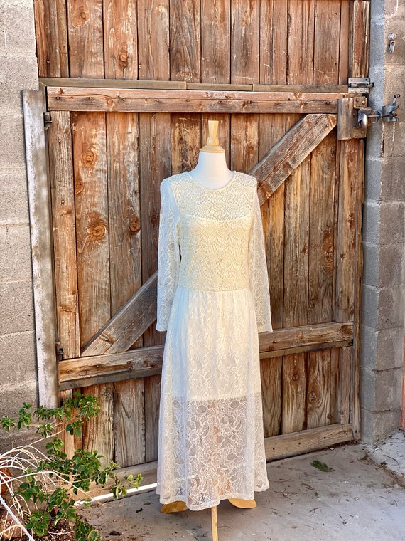 Vintage Ivory Lace Maxi Dress Over Shorter Built … - image 5