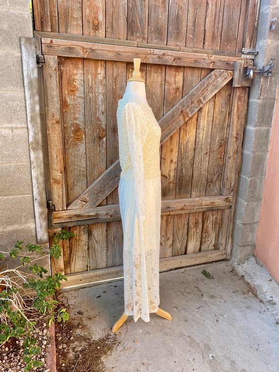 Vintage Ivory Lace Maxi Dress Over Shorter Built … - image 3