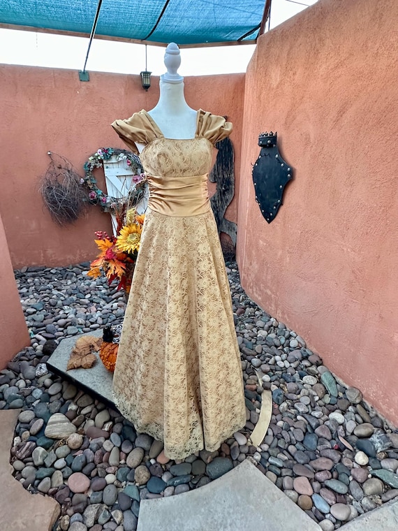 80s Gold Sparkle Lace N Satin Fit N Flare Floor Length Formal Gown By Masquerade Size 3/4