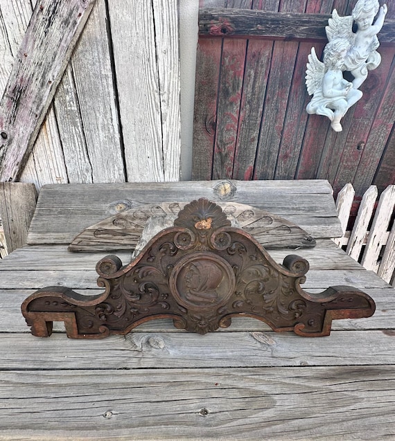 c1890s Renaissance Revival Savonarola Chair Back Wall Hanger
