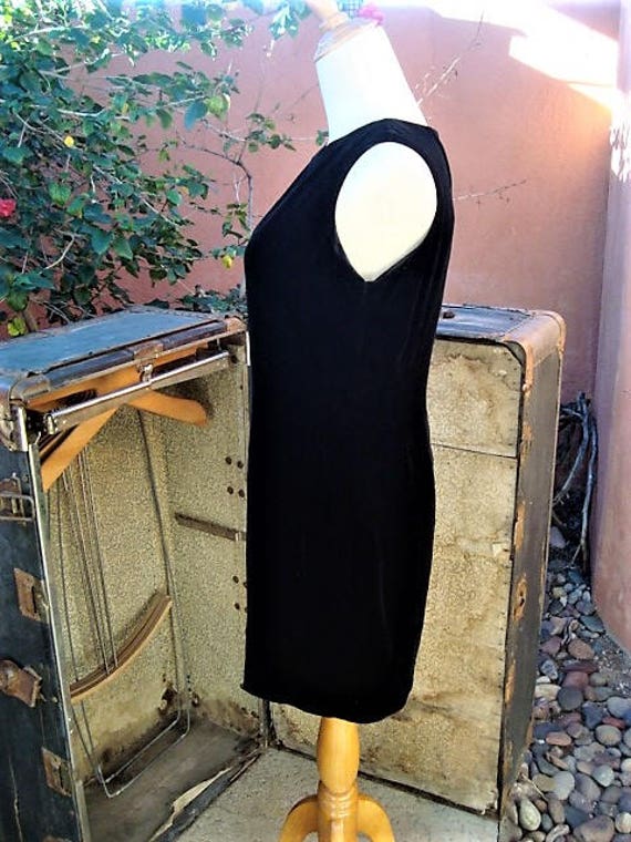 SALE 1990s Little Black Velvet Sleeveless Short D… - image 3