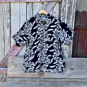 Vintage Hana Bay Island Style Hawaiian Shirt Versatile Black & White Tropical Floral Size L