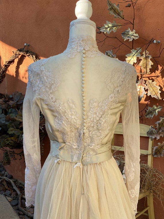 Vintage Victorian Ivory Beige Wedding Gown White … - image 9