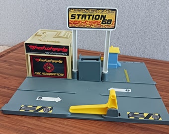 Mattel Hot Wheels Fire Headquarters Playset