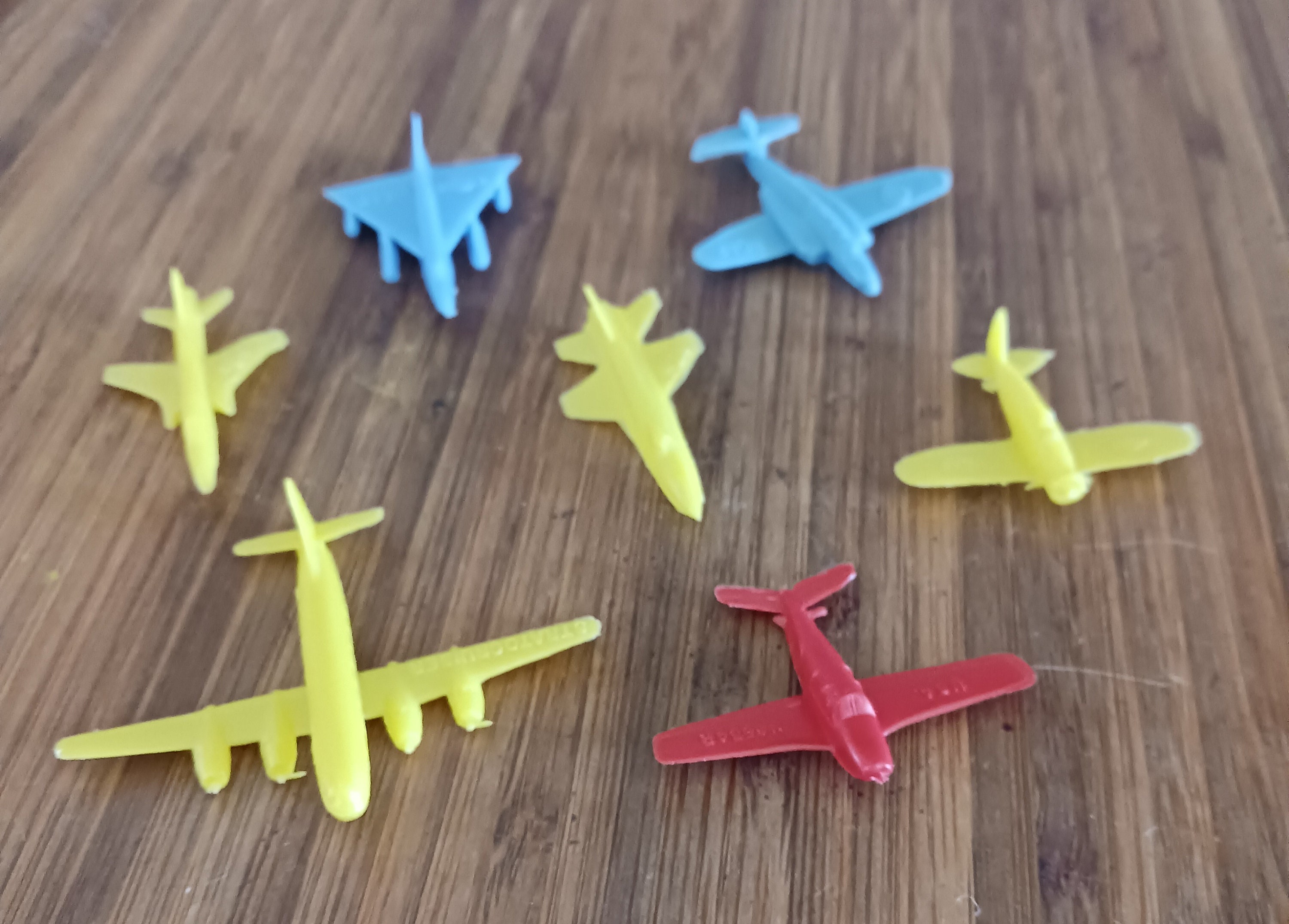 Aeroplane Toy Small Plastic Toy Airplanes Primitive Molded Plastic
