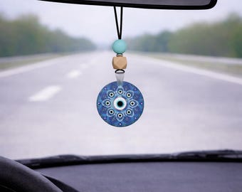 Houten autobedel boze oog: decor achteruitkijkspiegel