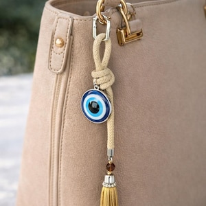 Personalisierter Evil Eye Taschenanhänger: Geflochtene Quaste, Initialen Anhänger