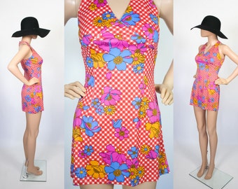 retro beach attire