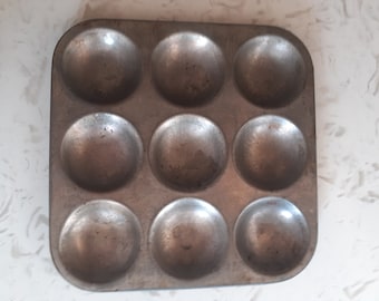 Vintage 9 Hole Bun or Cake Tin, Baking Tray, Metal cookware, Kitchenalia, Kitchen decor,