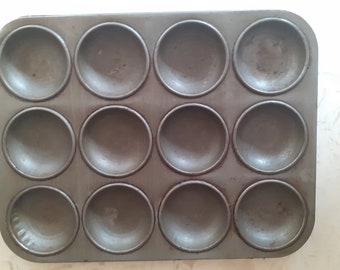 Vintage 12 Hole Bun or Cake Tin, Baking Tray, Metal cookware,  Kitchenalia, Kitchen decor,