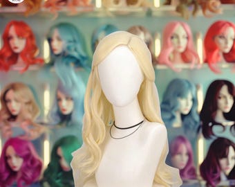 Lange blonde gewellte Perücke für Frauen, hitzebeständige Kunsthaarperücke, natürlich aussehende blonde Perücke mit Hut, weiche Modeperücke für den Alltag