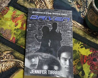Syndikate Buch Eins: Getrieben, Alternative Timeline Thriller, AUTOGRAGHED