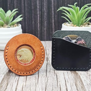 Porta monete da sfida in pelle / Regalo di sobrietà / Preghiera della serenità / Regalo militare unico / Espositore per monete personalizzato Porta monete inciso