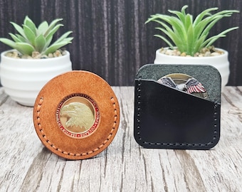 Challenge Leder Münzhalter | Nüchternheit Geschenk | Gelassenheitsgebet | Einzigartiges militärisches Geschenk | Personalisierter Münzvitrinenbeutel mit Gravur