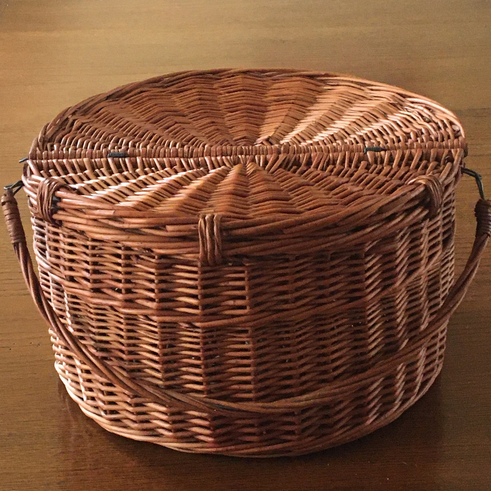 Large Round Wicker Picnic Basket with Hinged Lid and Quilted Etsy