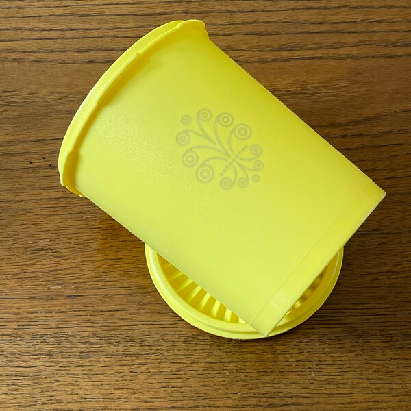 Tupperware Yellow Canister - 809 with Servalier Seal 810 Dry Food Storage