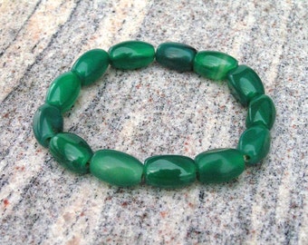 Beautiful Green Agate Bead Stretch Bracelet by Guru Designs