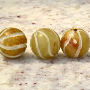 Vintage Yellow Green Jade Spiral Carved Round Beads Three 3 Piece 18 mm Round Jade Bead Set image 3