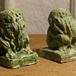 Miniature Cthulhu Figures in Magical Pairs