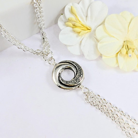 Algerian Love Knot Necklace: Silver Tassel Pendant - Etsy Canada