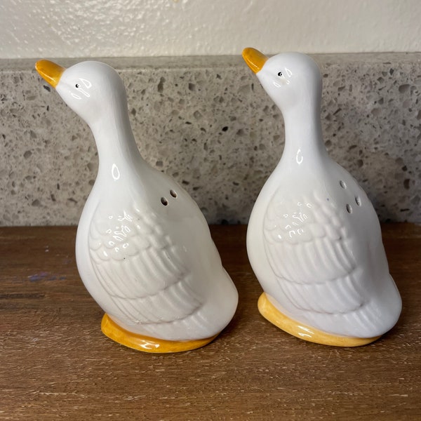 Vintage Ron Gordon Designs RGD goose salt and pepper shakers