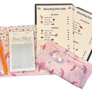 Juego de delantal de camarera/camarero para niños: restaurante de juego de simulación Unicorn Dreamers en color rosa, cocina de juego, menús de simulación, medio delantal para niños