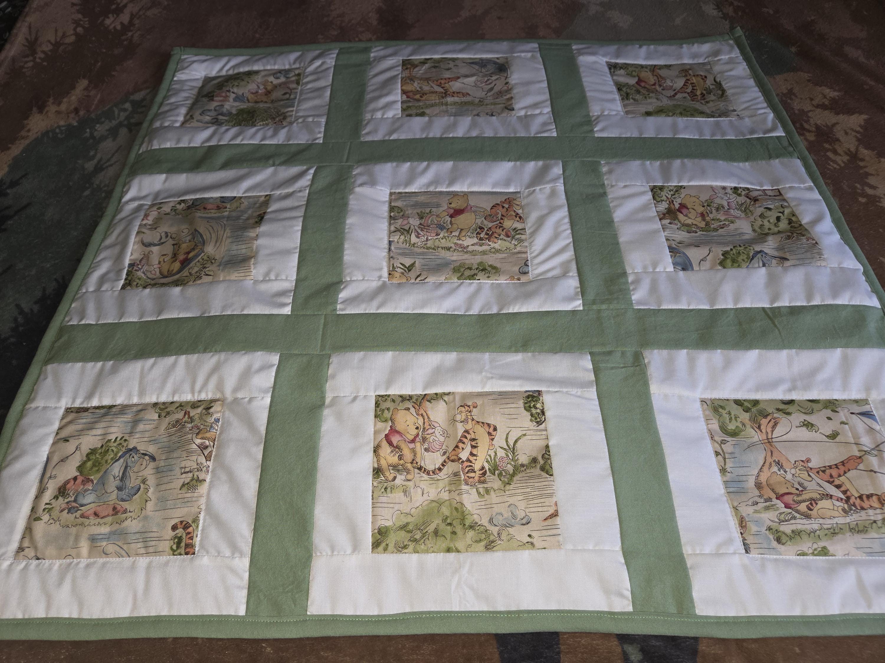 Winnie the Pooh & Friends Baby Quilt (green)