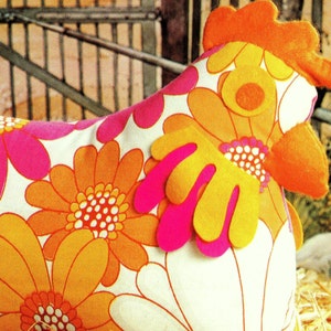 INSTANT DOWNLOAD PDF Vintage Sewing Pattern    Daisy the Hen Chicken Toy  Doorstop or Cosy Retro