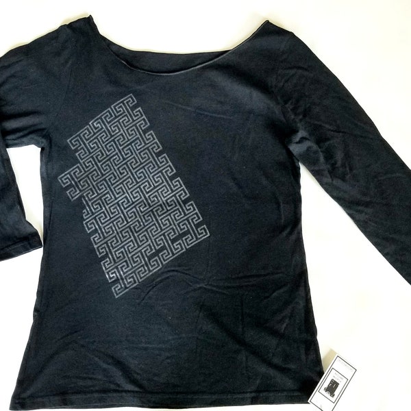 Elaine Perlov Labyrinth Tee 3/4 Sleeve Womens Screen Print Minimalist Black on Black Graphic T-Shirt M/One Size fits 2-12 100% Combed Cotton