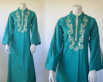 70s Embroidered Caftan - Vintage Jade Green Cotton Boho Dress - 1970s Green Dress w Gorgeous Embroidery Rich Hippie Style XS S