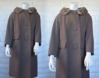 CLEARANCE 50s Worsted Wool Coat - Mid Century Cocoa Brown Wool Coat Fur Collar - Glam 1950s Winter Coat - Vintage Wool Coat M
