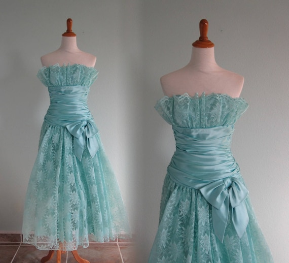 1950s style prom dress