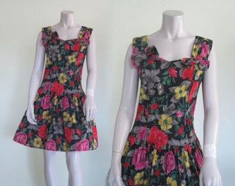 80s Floral Dress - Vintage Black Floral Cotton Sundress by Per Se - Flirty 1980s Fit & Flare Dress - 50s Style Dress M